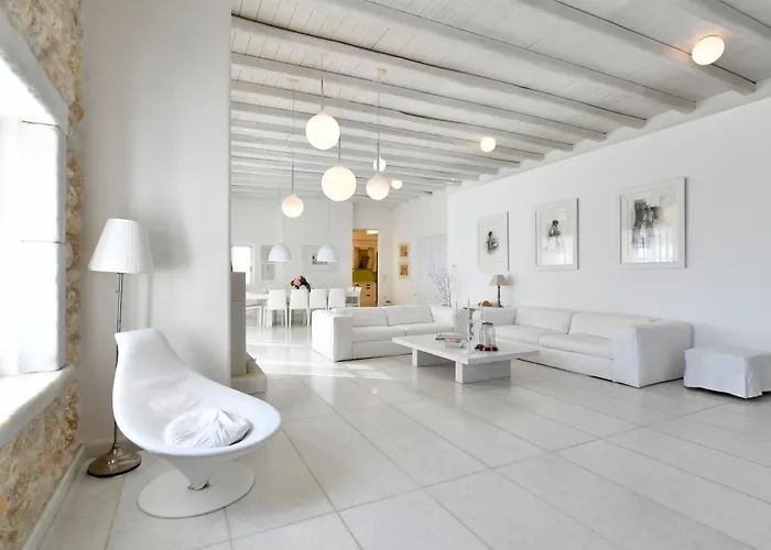 Paros Full Moon Kostos